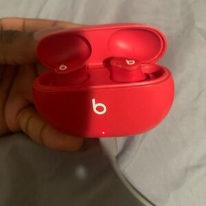 Beats by Dre Red studio buds
